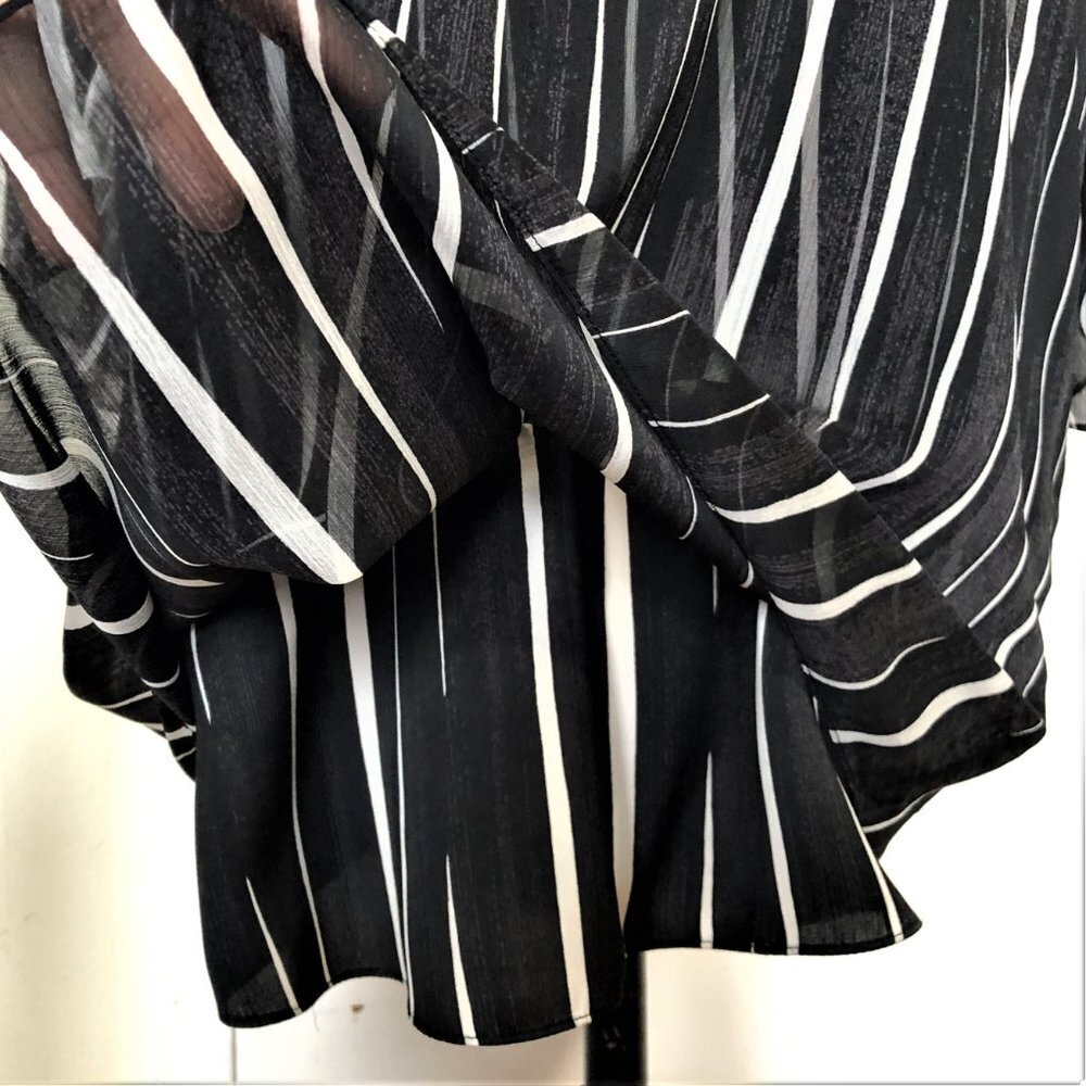 Halston Heritage Striped Crinkle Chiffon square link detail shift dress - Picture 10 of 16